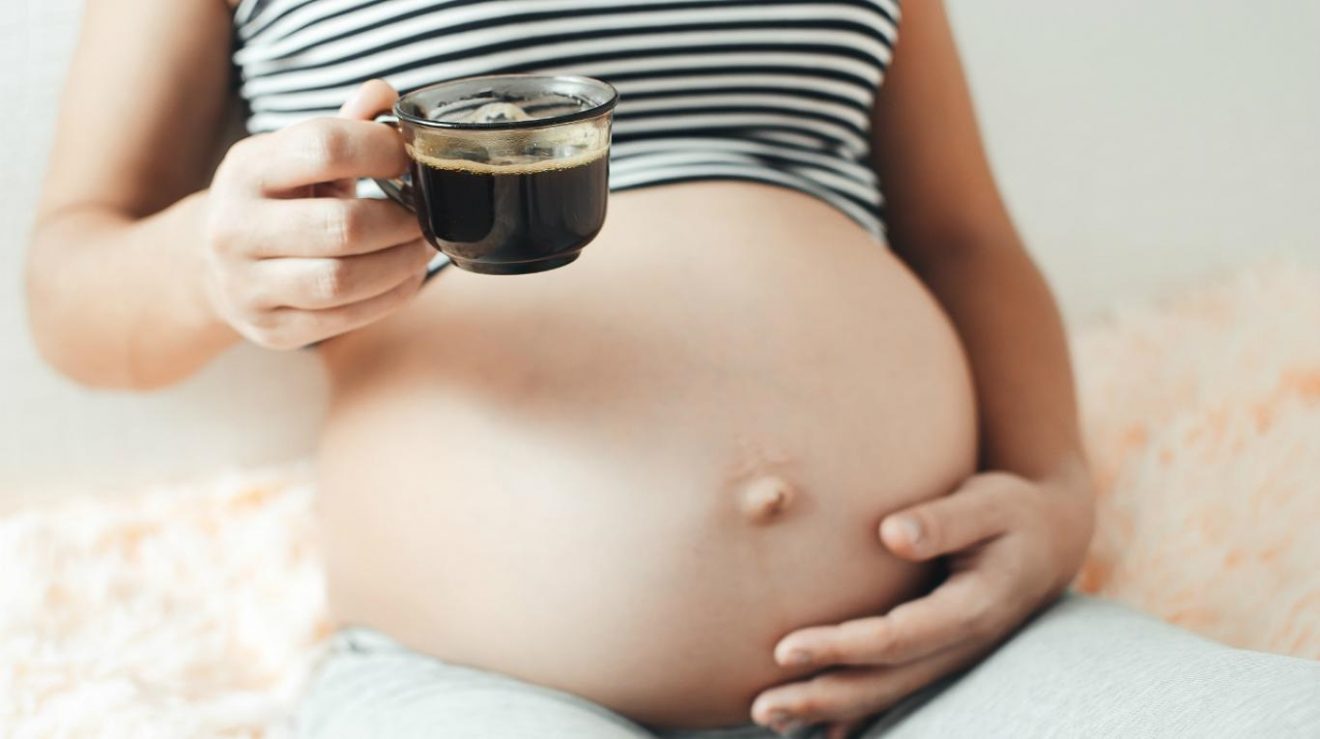 Cafeína, conoce sus riesgos antes y durante el embarazo